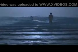 ولد ييتحرش بأمه وهى نايمه